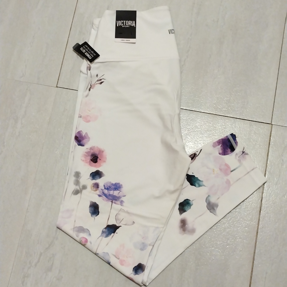 NWT VS Capris
